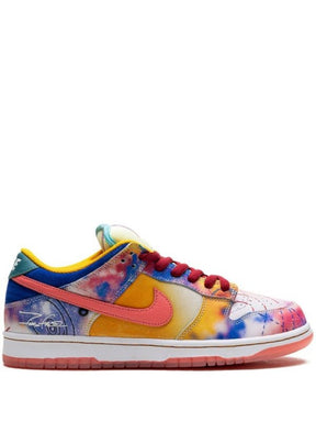 Nik.e SB Dunk Low Friends Family