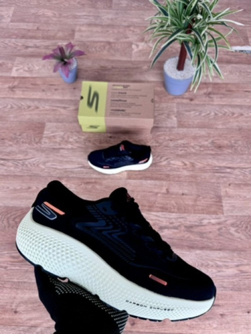 skecherss go run max road 6 running shoes