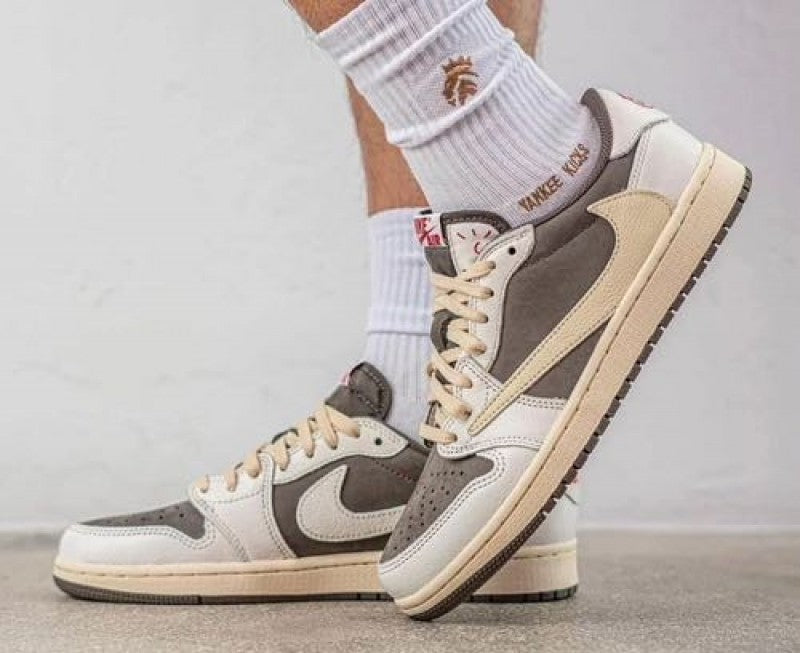 Air JORDAN LOW 1 TRAVIS MOCHA SEMI UA