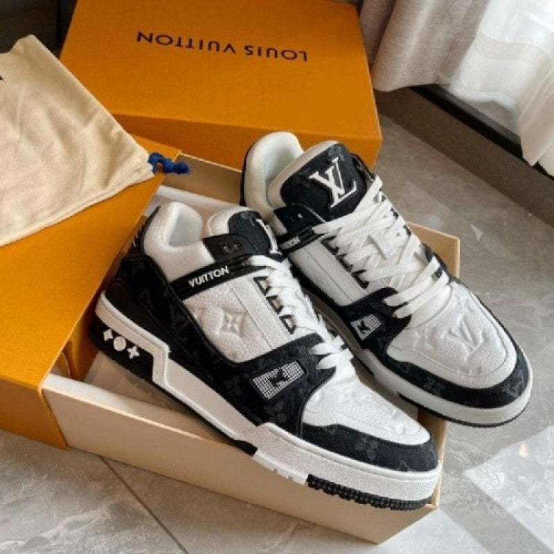 LOUIS VUITTON TRAINERS MONOGRAM WHITE BLACK WITH LV KIT