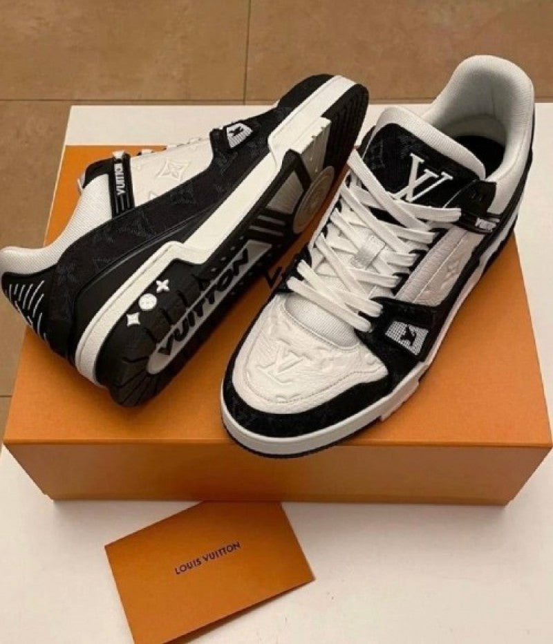 LOUIS VUITTON TRAINERS MONOGRAM WHITE BLACK WITH LV KIT