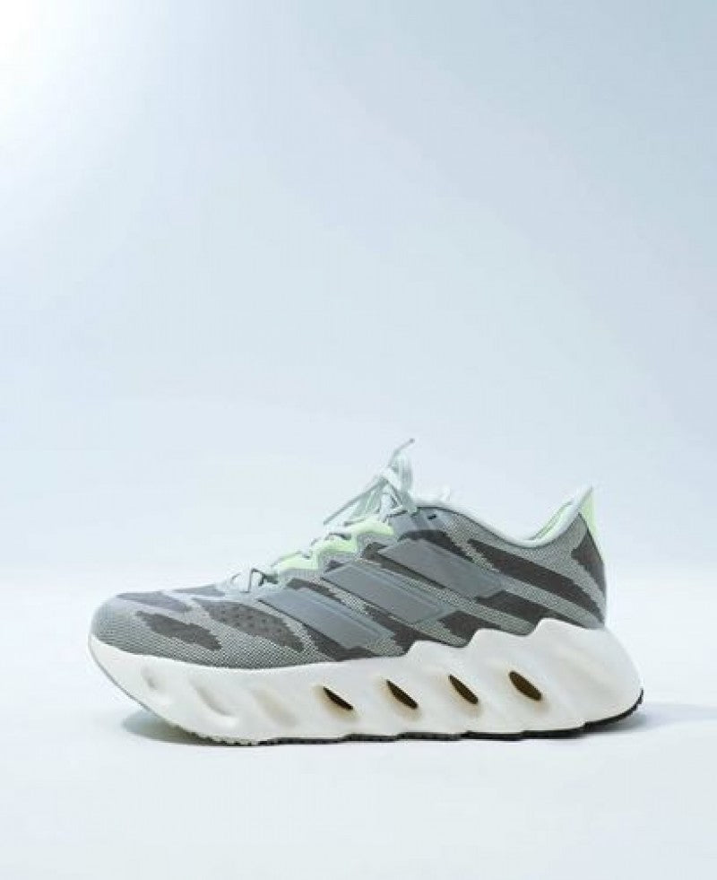 switch fwd 2 grey green running shoes