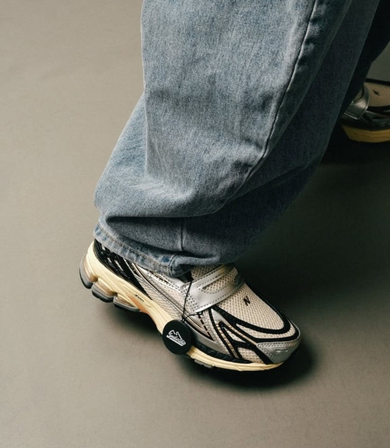 New Balance 1906L "Silver Metallic Cream" #696