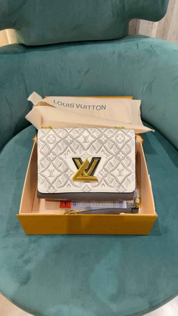 Louis  Vuitton  Embroidered  Twist  Logo  Premium  Double  Box  Bag  With  Shoulder  Strap  (45962 White  Grey)