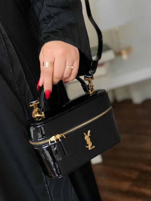 Ysl Saint Laurent Black Gaby Patent Leather Vanity Bag With OG Box & Dust Bag 77106 Mirror Black