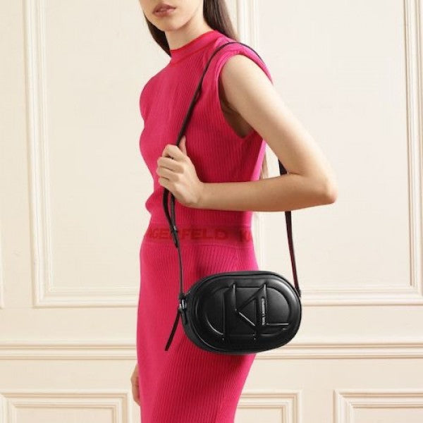 Karl lagerfeld textured detailed top handle bag with dust bag(k670 black)