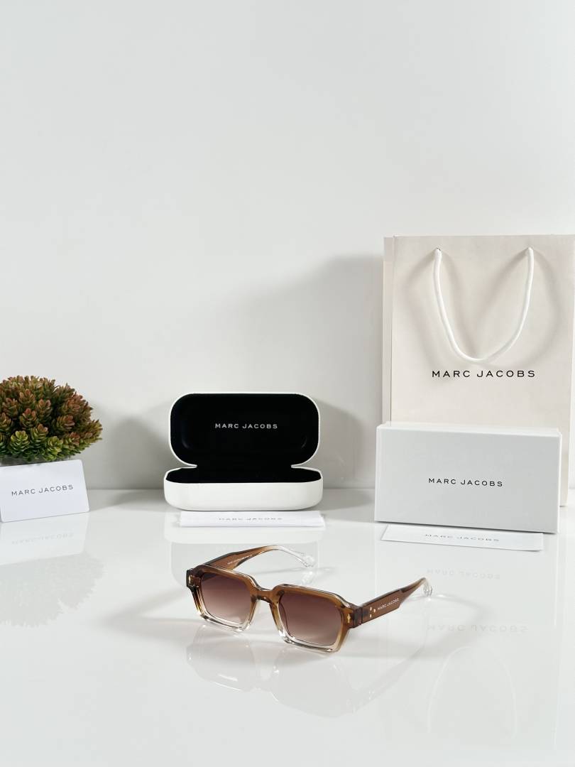 Marc Jacobs 1116 Water Brown