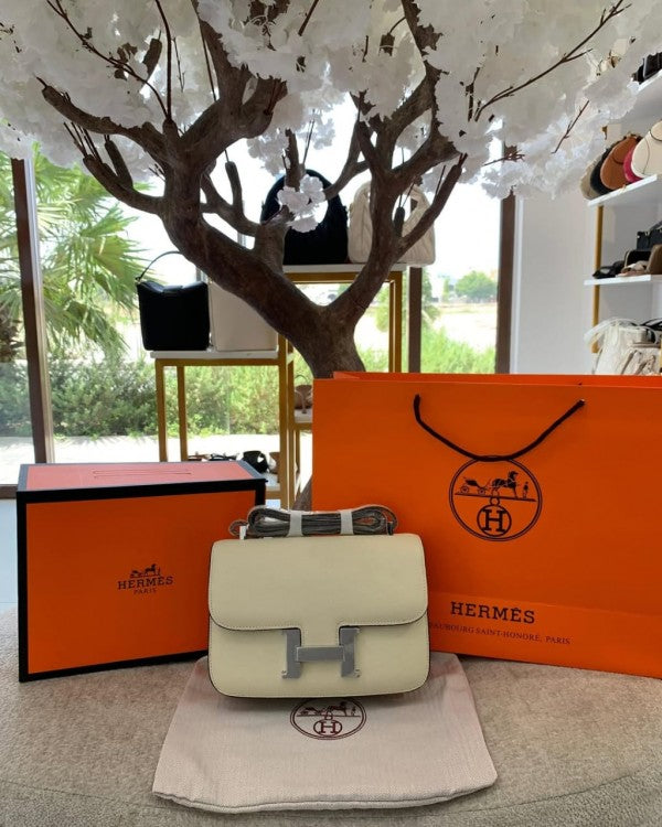 Hermes  Constance  Slim  Epsom  Vert  With  OG  Box  &  Dust  Bag  (KG 19  Apricot)