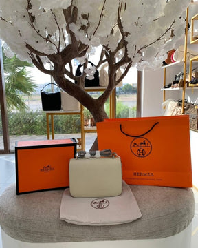Hermes  Constance  Slim  Epsom  Vert  With  OG  Box  &  Dust  Bag  (KG 19  Apricot)