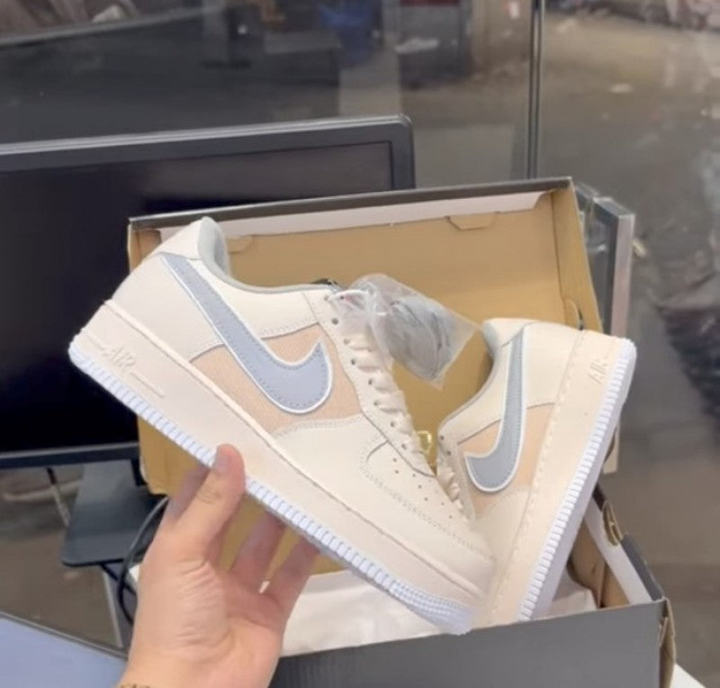 E Airforce 1 low beige 2025