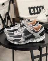 Nikee Zoom Vomero 5 Dark Smoke Grey Vachetta