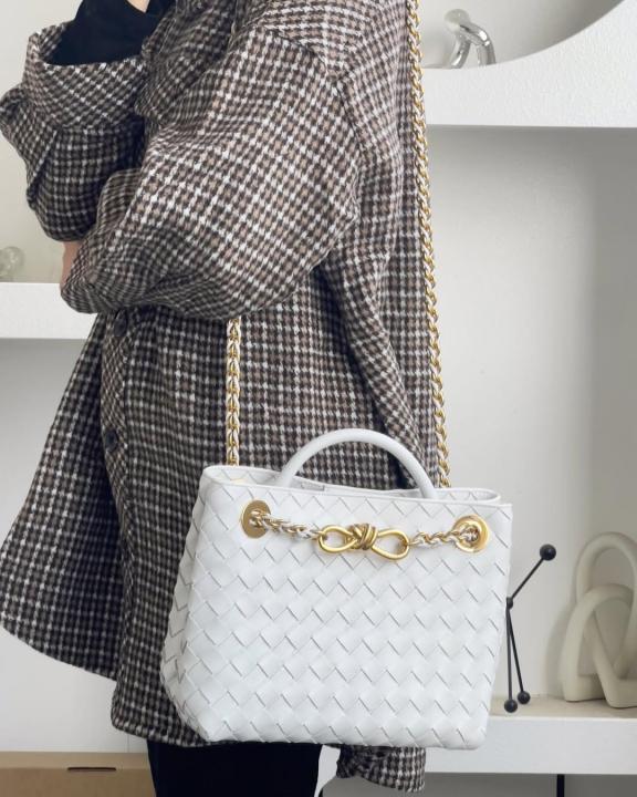 Bottega  Veneta  Andiamo  Small  Intrecciato Leather  Bag  Off  White  159