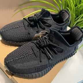 Adidass Yeezy 350 v2 onyx Semi UA With Full Accessories