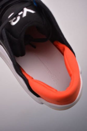 S y 3 hokori 2 white black red