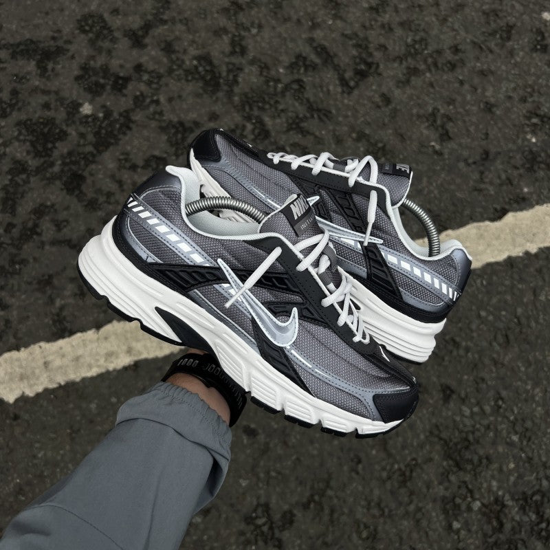 Nikee Initiator Anthracite Smoke Grey