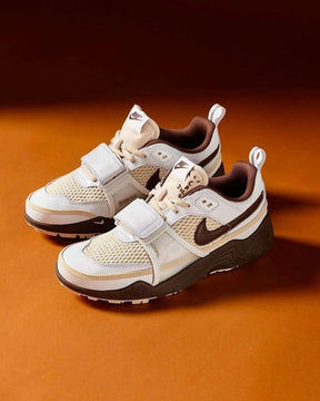 Travis Scott x Zoom Field Jaxx Light Chocolate