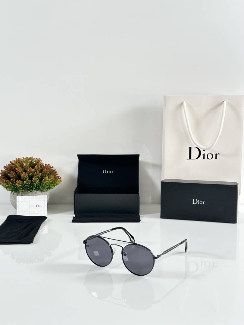 Dior 7075 Black