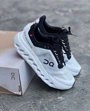 On Running Cloud Surfer Black White