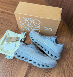 on running cloud x LOEWE OCEAN BLUE