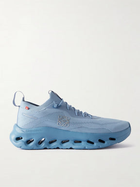 on running cloud x LOEWE OCEAN BLUE