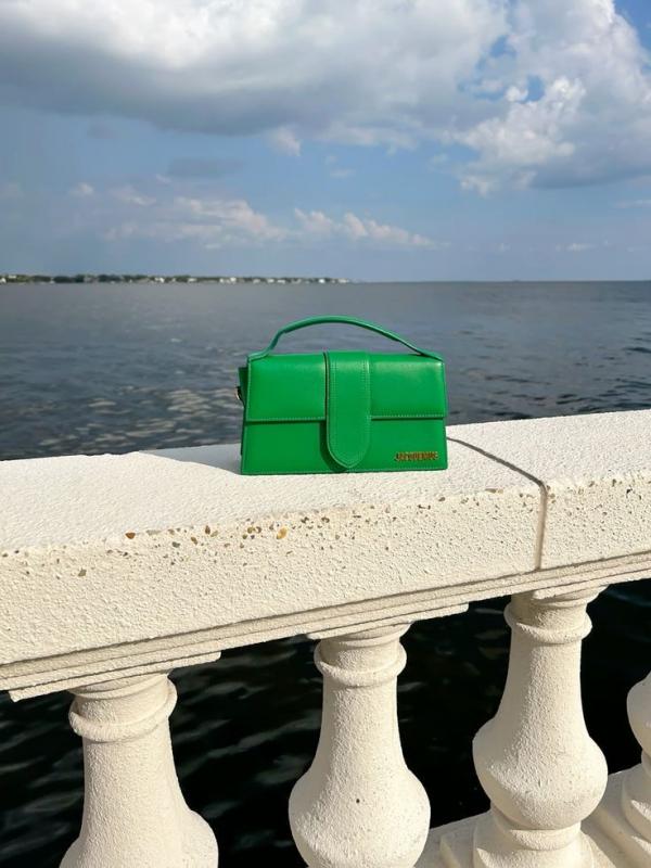 Jacquemus le bambino with og box(1091 Green)