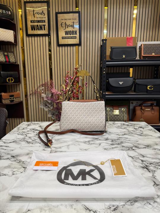 Michael  Kors Shoulder Satchel Bag With Dust Bag (Beige)