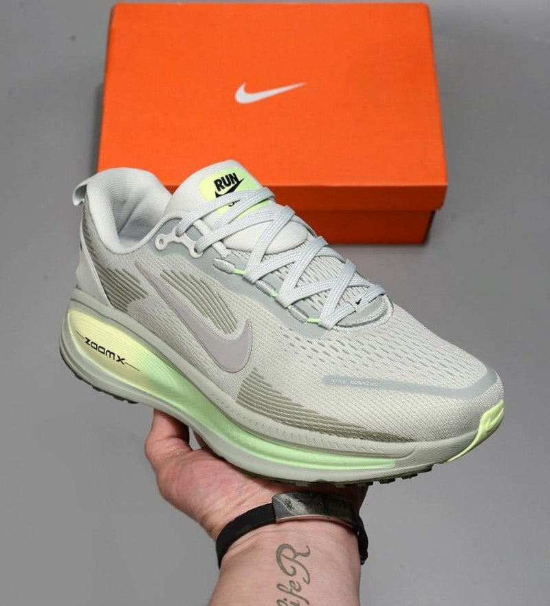 Nikee vomero 18 barley volt grey