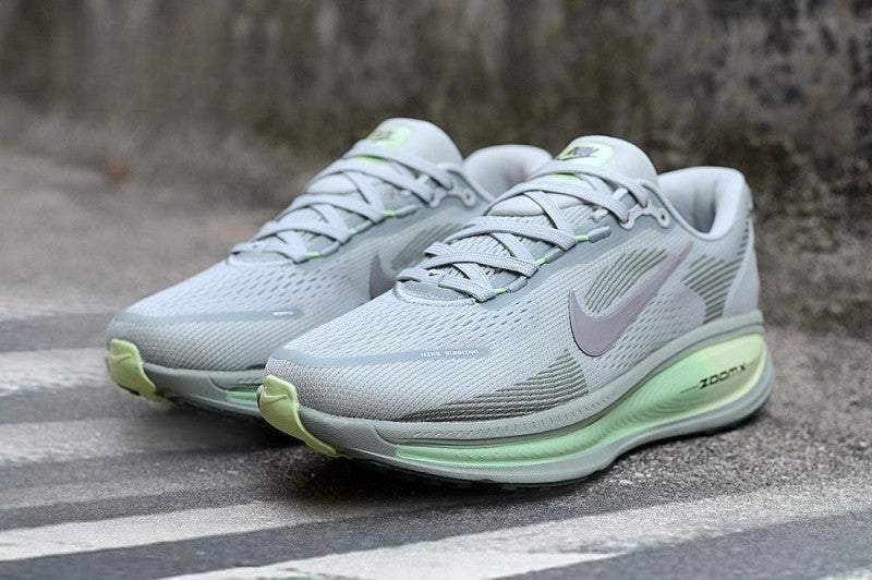 Nikee vomero 18 barley volt grey