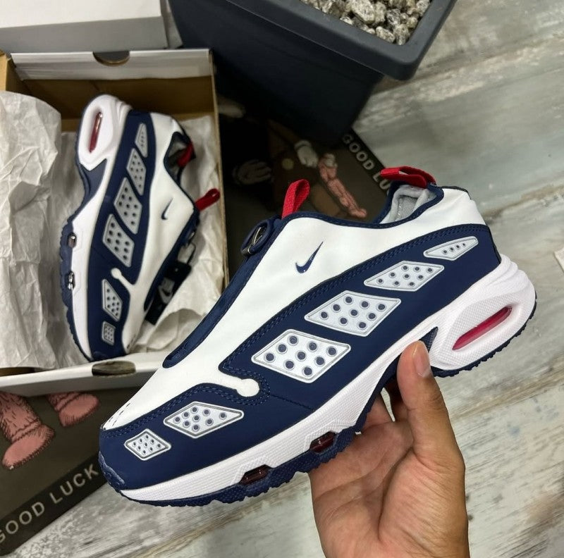 Nikee Airmax SNDR White navy