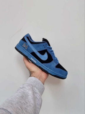 Nikee sb dunk x supreme low ocean fog