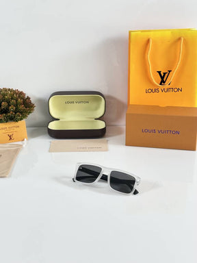 Louis Vuitton 4577 Ice Black
