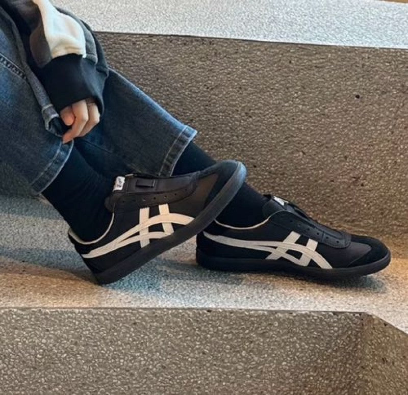 Onitsuka Tiger Tokuten Slip On Black