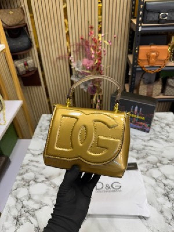 Dolce  &  Gabbana  lacquered  bag  mini  DG Logo  (Gold)