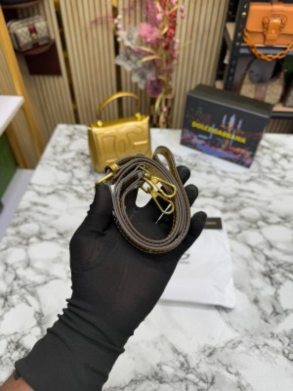Dolce  &  Gabbana  lacquered  bag  mini  DG Logo  (Gold)