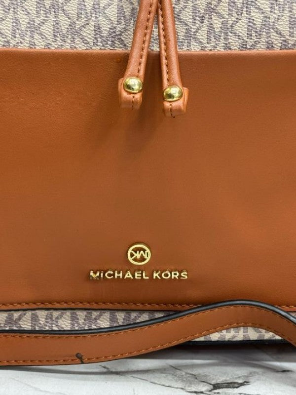 Michael  Kors Maeve Medium Bucket Bag With Dust Bag (Beige Brown)