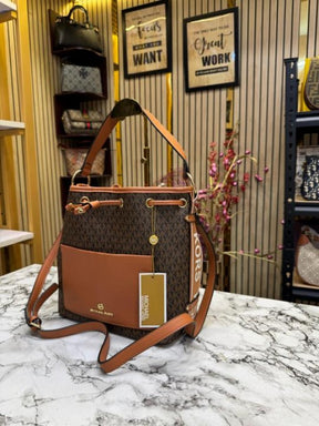 Michael  Kors Maeve Medium Bucket Bag With Dust Bag (Brown)
