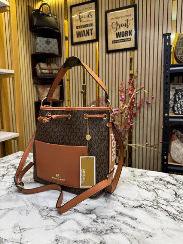 Michael  Kors Maeve Medium Bucket Bag With Dust Bag (Brown)