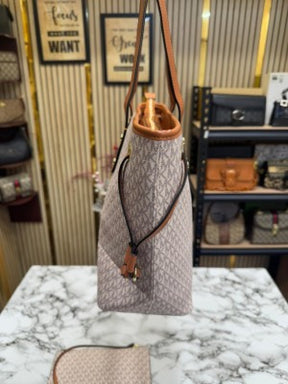 Michael  Kors Jet Set Travel Tote With Wallet (Beige)