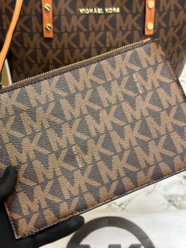 Michael  Kors  MK Voyager Tote Bag With Side Pocket & Dust Bag (Coffee Brown 2003)