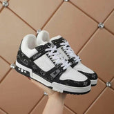 lv trainer black
