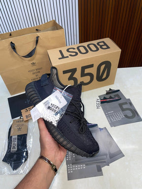 Adida s Yeezy 350 V2 ONYX Semi UA with all accessories