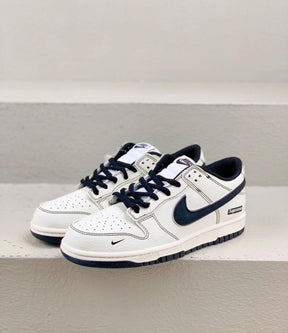 Supreme x e sb dunk low
