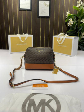 Michael  kors dome crossbody bag with og box(23032 coffe  brown)