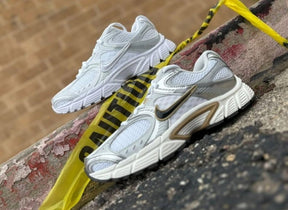 Nik ee V5 RNR Parachute Beige Metallic Pewter shoes