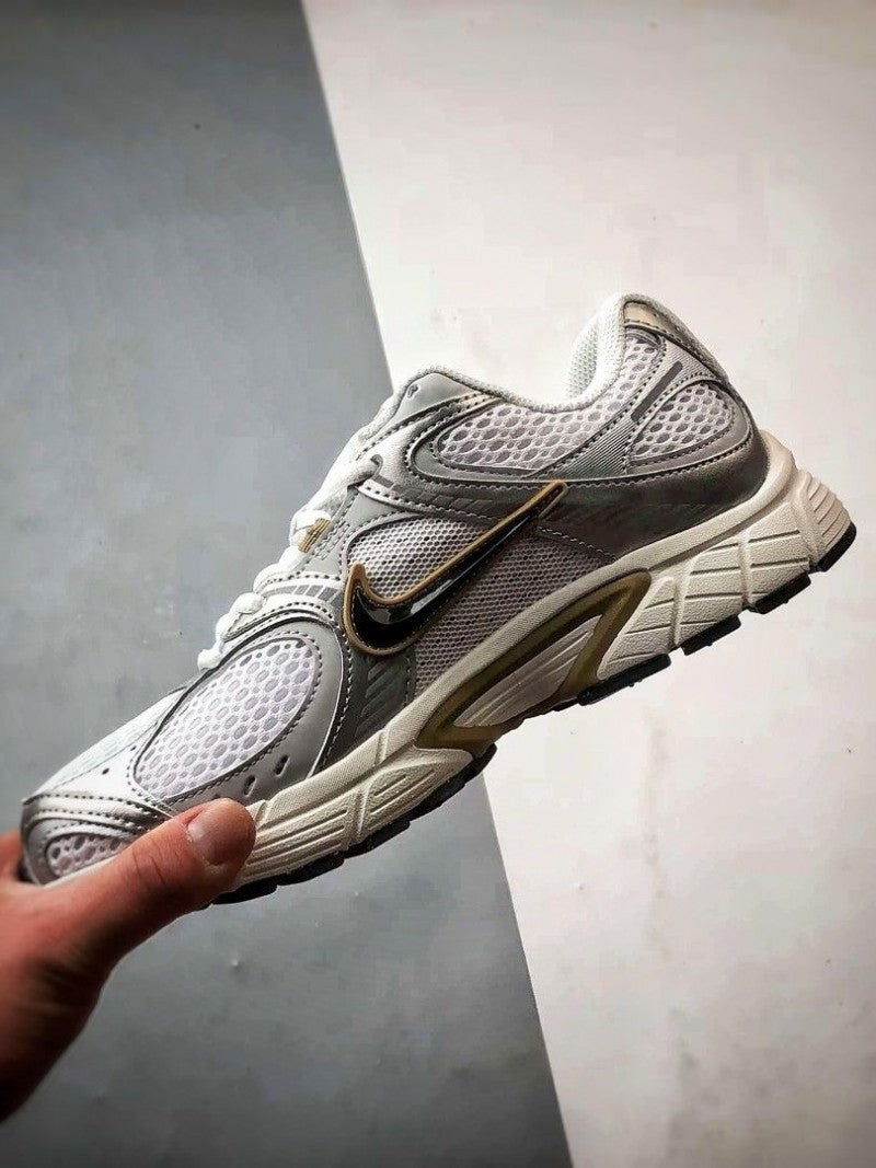 Nik ee V5 RNR Parachute Beige Metallic Pewter shoes