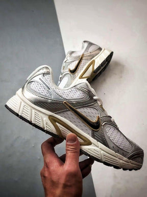 Nik ee V5 RNR Parachute Beige Metallic Pewter shoes