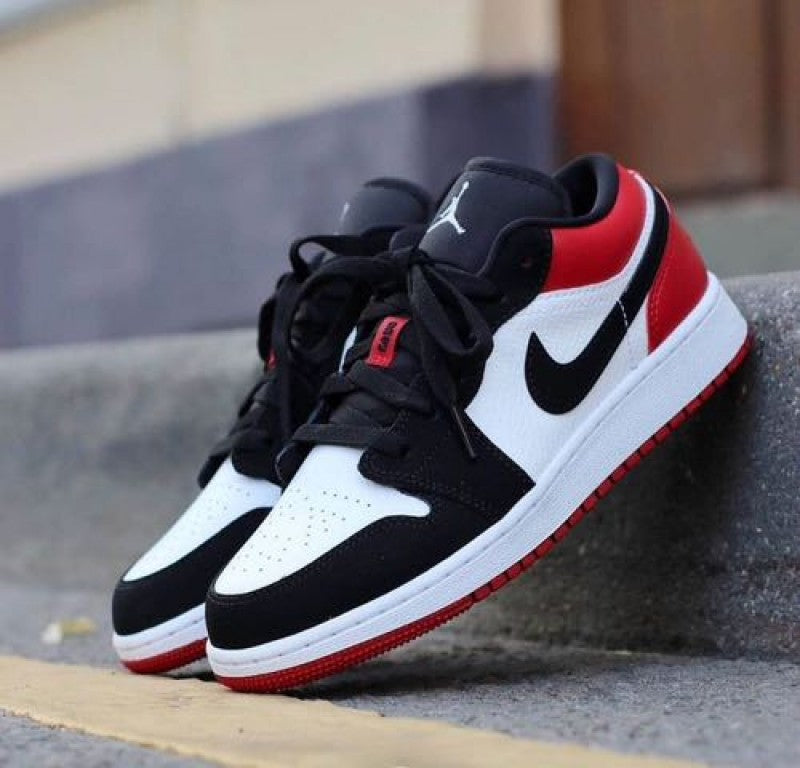 Nikee Air Jordan 1 Low Black Toe