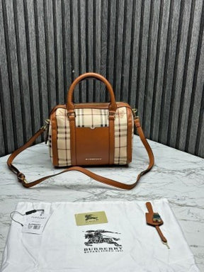 BURBERR  Y ALCHESTER SPEEDY WITH DUST BAG AND SLING (BROWN) (S2)