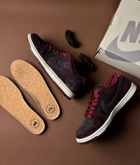 Nikee sb x riot skateshop dunk low pro