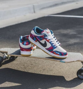Nik.e sb dunk low x parra 111